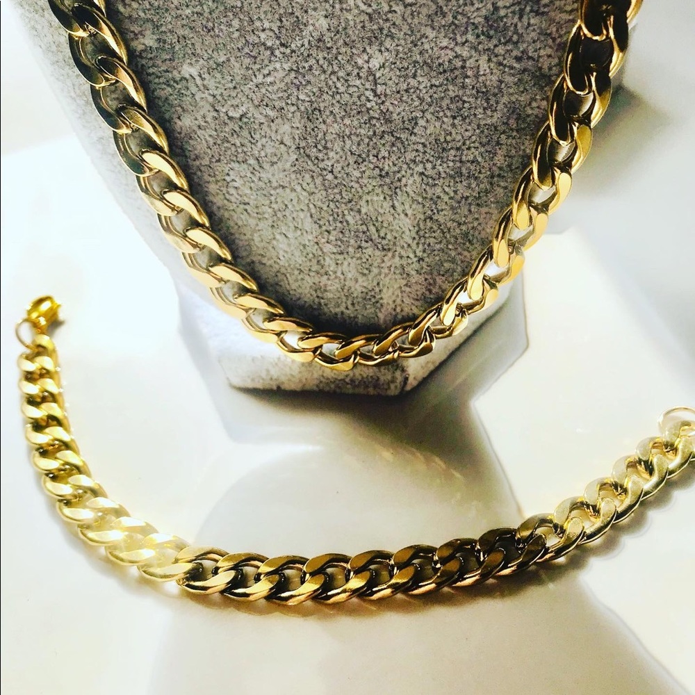 Cuban Link necklace set.